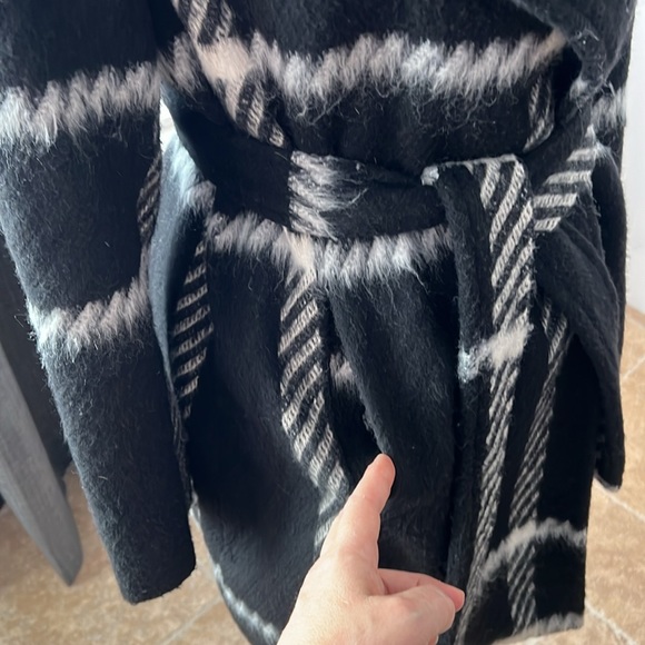 Johnston & Murphy Shawl Collar Tie Front Wool Blend Coat - Picture 8 of 12